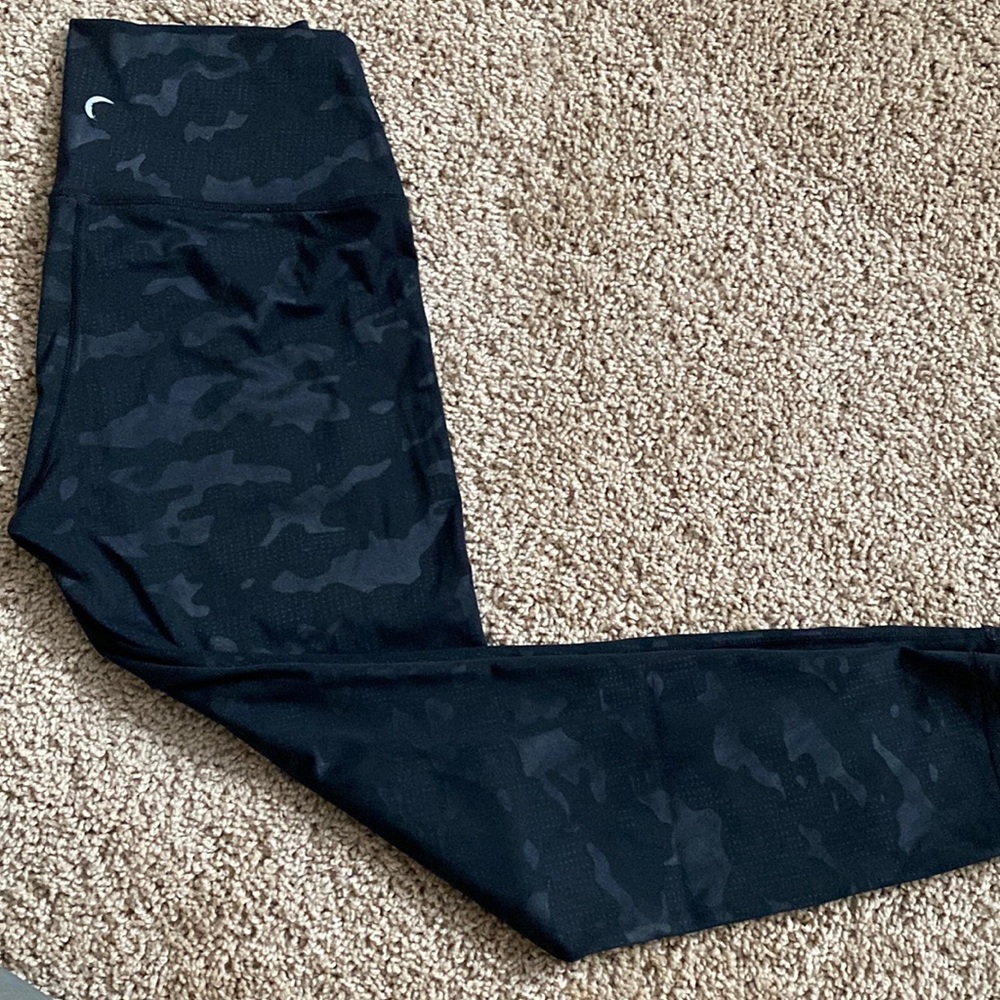 ZYIA Black Battleship Camo Luxe Hi-Rise 7/8 Leggings